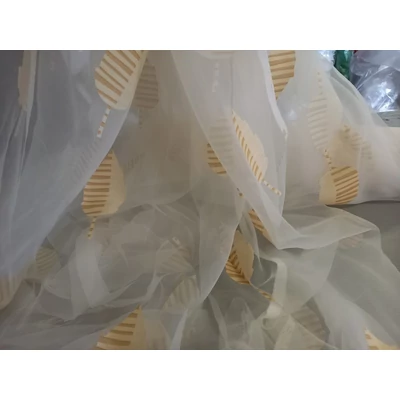 drapp-leveles-organza