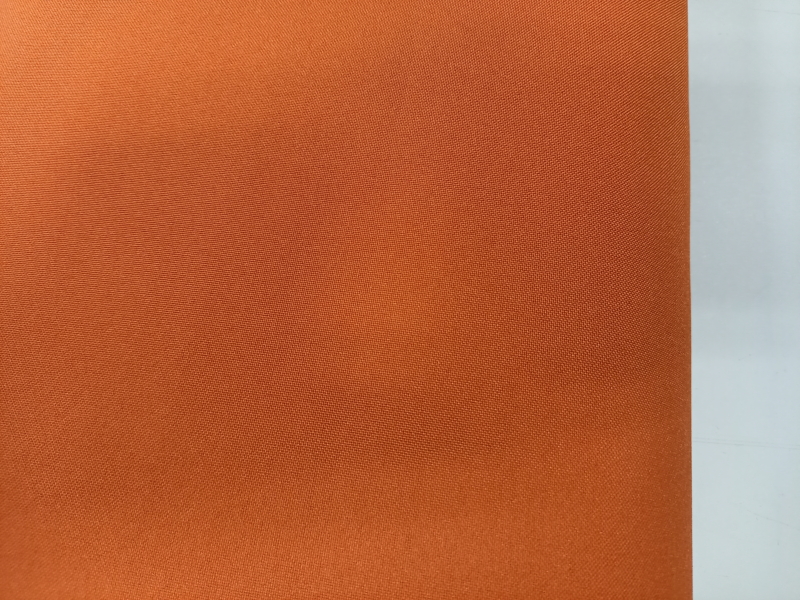   Narancs színű vizlepergető  