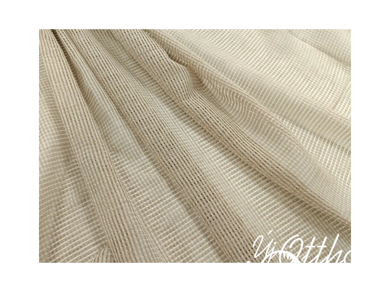 Lenes fényáteresztő