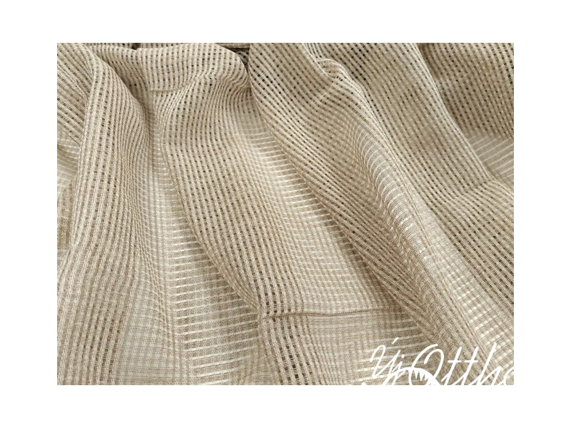 Lenes fényáteresztő